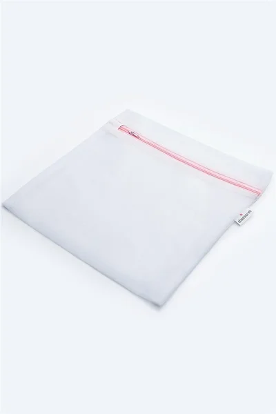 Bílý síťovaný pytlík Obsessive na praní spodního prádla