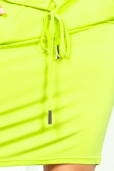 Neonově limetkové sportovní šaty Numoco s tkaničkou v pase