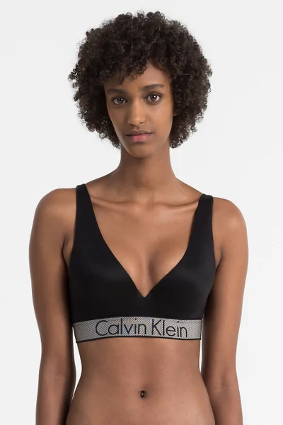 Podprsenka push-up Calvin Klein s nápisem v obvodu