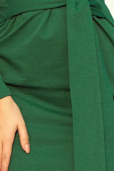 Dámské šaty v lahvově zelené barvě se širokým páskem k zavazování Numoco