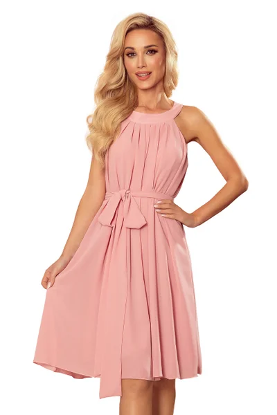 ALIZEE - dámské šifonové šaty v pudrově v růžové barvě barvě s vázáním  Numoco