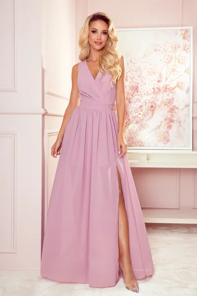JUSTINE - Dlouhé dámské šaty v pudrově v růžové barvě barvě s výstřihem a zavazováním  Num
