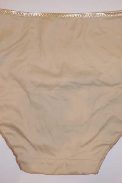 Hladké kalhotky Simone Péréle s krajkovou aplikací
