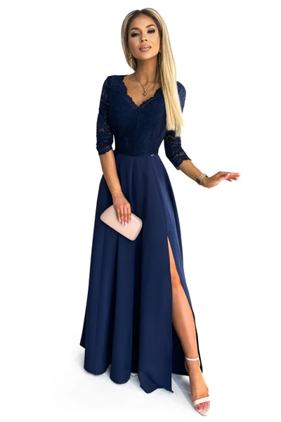 AMBER - Tmavě v modré barvě elegantní dámské dlouhé krajkové šaty s výstřihem   Numoco