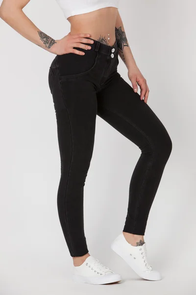 Černé dámské skinny kalhoty s PUSH-UP efektem BOOST