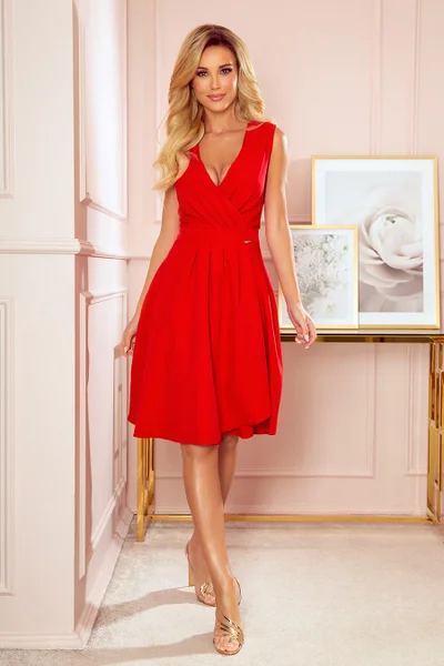 ELENA - Elegantní červené dámské šaty s dekoltem a záložkami  Numoco
