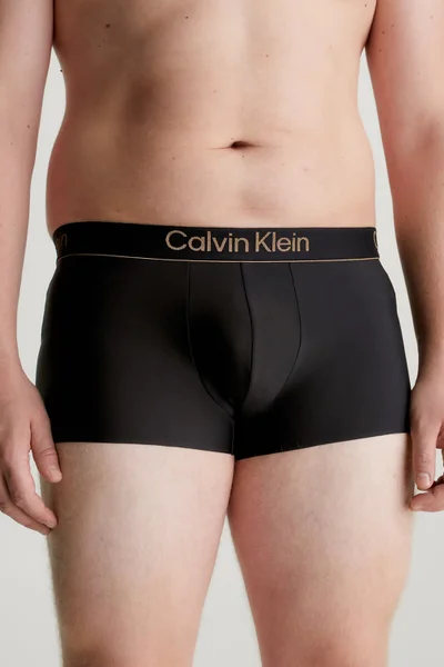 Luxusní černé boxerky CK BLACK z recyklovaných materiálů Calvin Klein