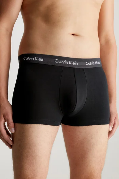 Černé stretchové pánské boxerky Calvin Klein s nízkým pasem