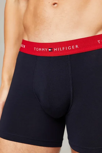 Černé pánské boxerky s páskem Tommy Hilfiger v balení