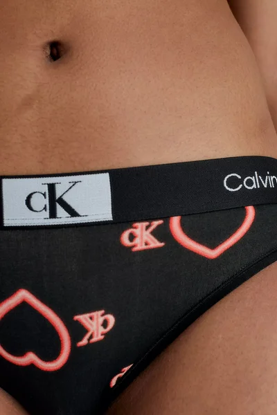 Calvin Klein černé dámské kalhotky s potiskem srdíček