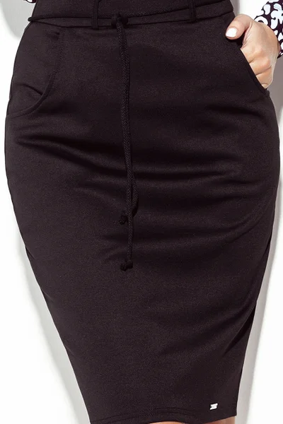 V černé barvě dámská sukně s kapsičkami a šňůrkou  Numoco