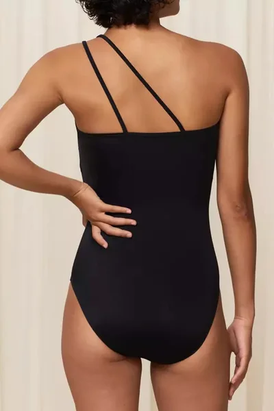 Černé jednodílné plavky s vyztužením a nastavitelným ramínkem - Triumph Summer Chic