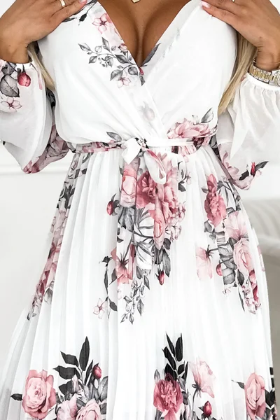 Šaty Ysabel s růžovým vzorem na bílém pozadí Numoco