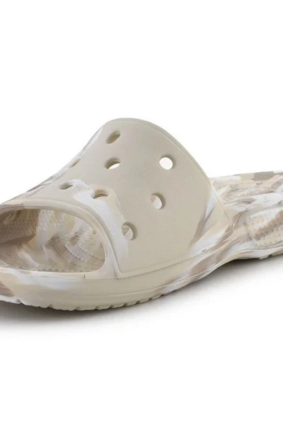 Nazouvací žabky Crocs Classic Slide hnědé - pohodlí a styl