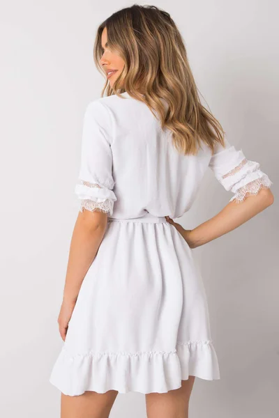 Dámské šaty s krajkovými vsadkami - FPrice bílá