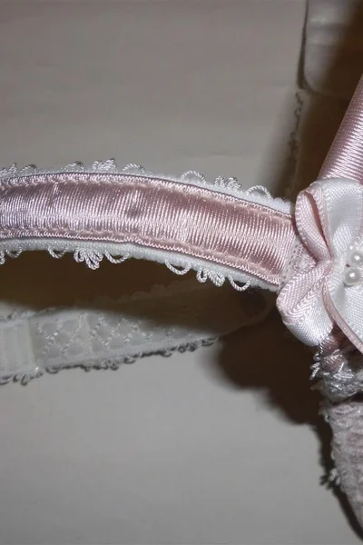 Perleťově růžová podprsenka Fauve zfrancouzské krajky