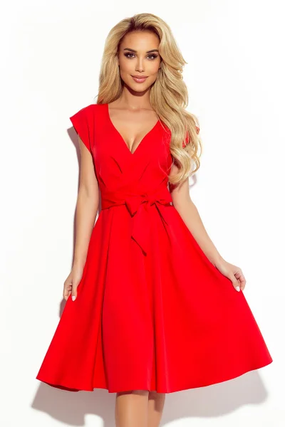 SCARLET - Červené rozšířené dámské šaty s přeloženým obálkovým výstřihem  Numoco