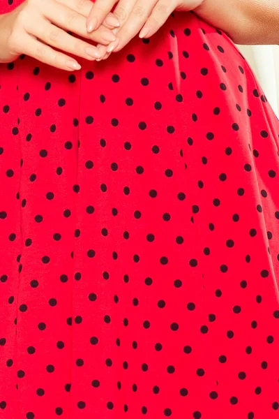 Dámské červené šaty s velkým výstřihem Numoco