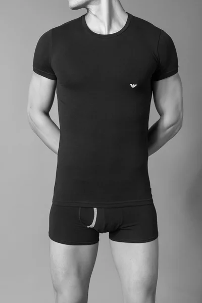 Černé tričko Emporio Armani - Klasika s elastanem