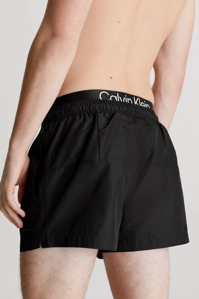 Lesklé pánské plavky s logem Calvin Klein