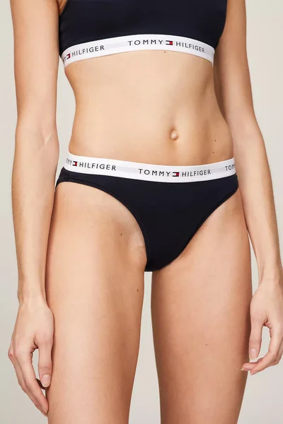 Dámské černé kalhotky s logem - Elegantní pohodlí Tommy Hilfiger