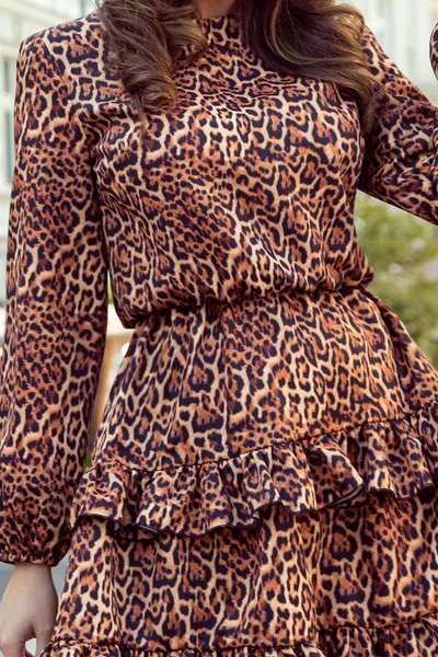 Dámské šaty kratšího střihu leopardí vzor