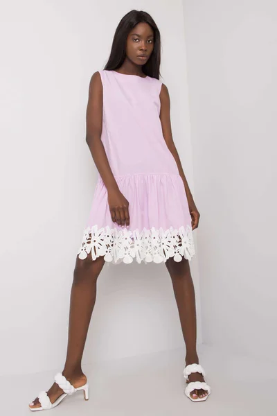 Levandulové šaty s ozdobným lemem od FPrice